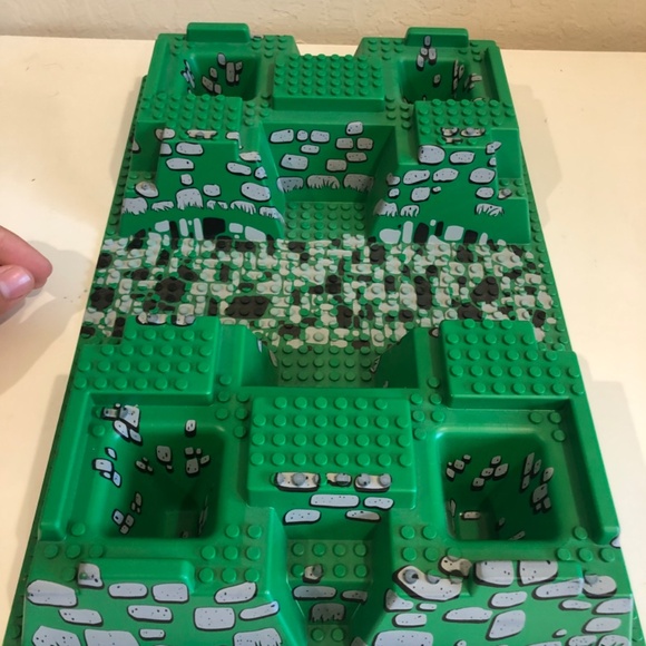 Old lego raised baseplate - Picture 2 of 3